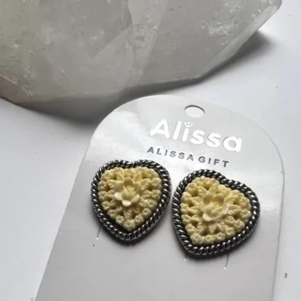 Alissa Heart Stud Earrings